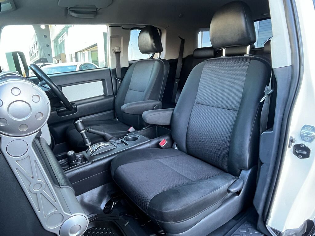 TOYOTA LANDCRUISER L/CRUISER FJ 4.0 V6 CRUISER