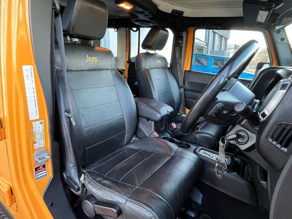 JEEP WRANGLER WRANGLER UNLTD SAHARA 3.6L V6 A/T