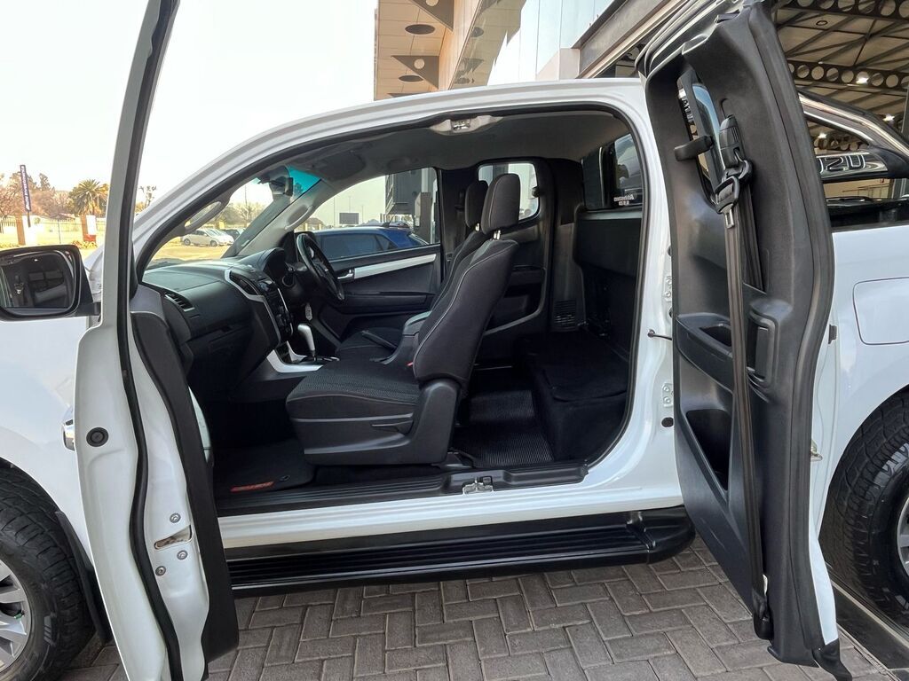 ISUZU KB KB 300 D-TEQ LX A/T P/U E/CAB - 9
