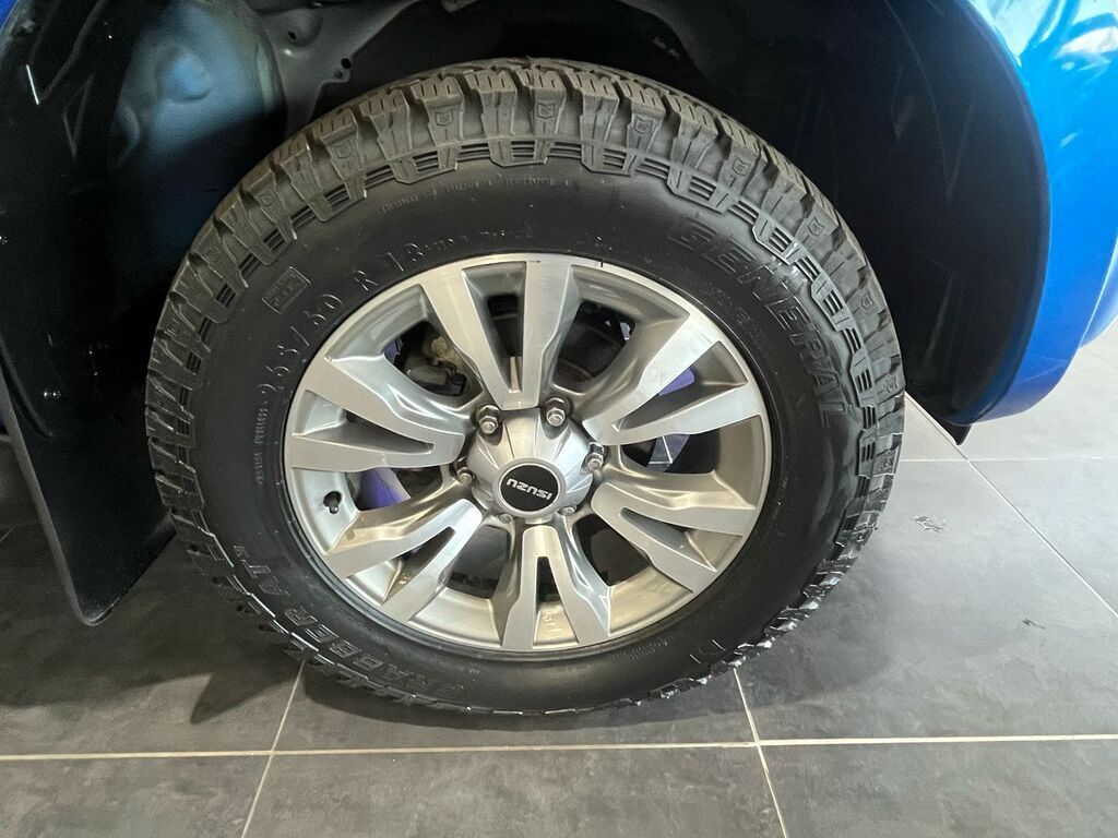 ISUZU D-MAX D-MAX 300 LX 4X4 A/T D/C P/U - 17