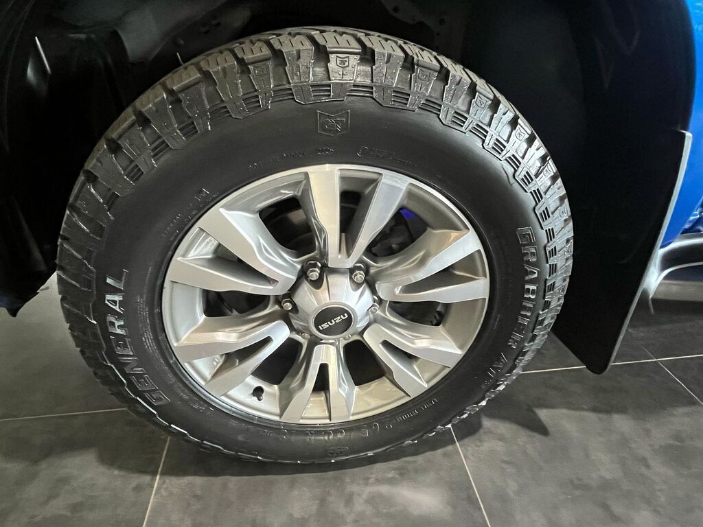 ISUZU D-MAX D-MAX 300 LX 4X4 A/T D/C P/U - 18