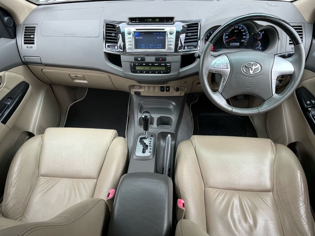 TOYOTA FORTUNER FORTUNER 3.0D-4D R/B A/T - 6