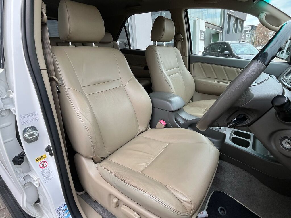 TOYOTA FORTUNER FORTUNER 3.0D-4D R/B A/T - 7