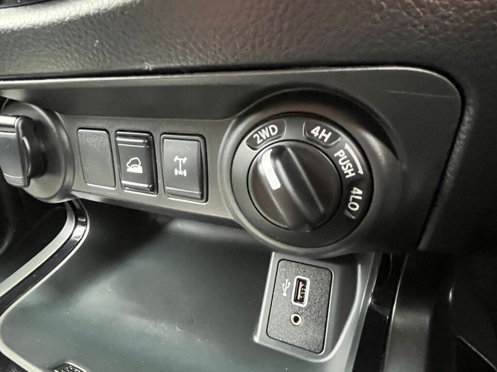 NISSAN NAVARA NAVARA 2.5DDTI PRO-4X 4X4 A/T D/C P/U
