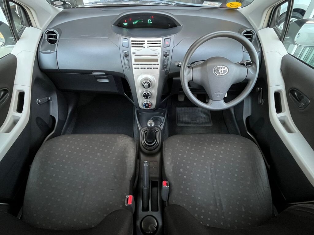 TOYOTA YARIS YARIS T3 A/C 5Dr - 6