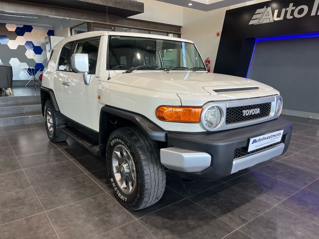 TOYOTA LAND CRUISER 70 L/CRUISER FJ 4.0 V6 CRUISER