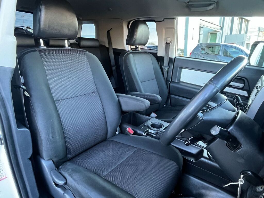 TOYOTA LAND CRUISER 70 L/CRUISER FJ 4.0 V6 CRUISER