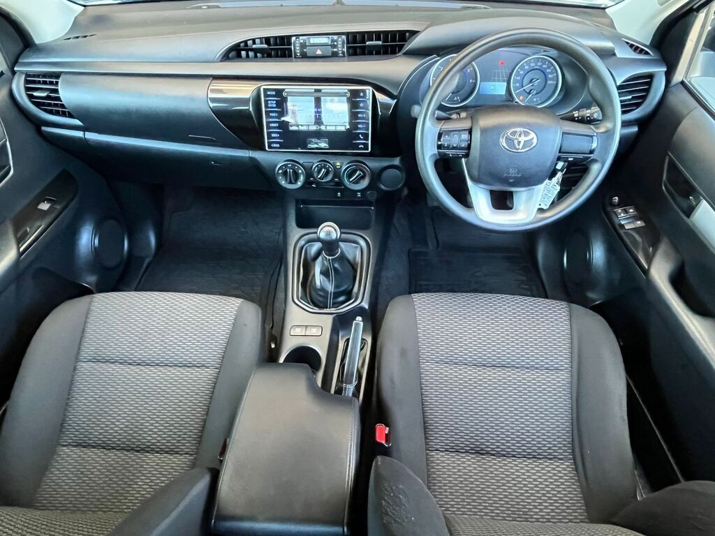 TOYOTA HILUX HILUX 2.4 GD-6 RB SRX P/U E/CAB