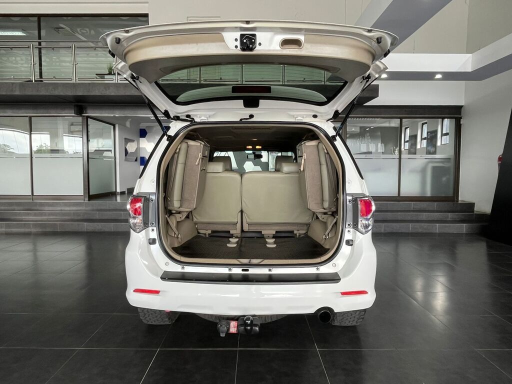 TOYOTA FORTUNER FORTUNER 2.5D-4D RB - 15