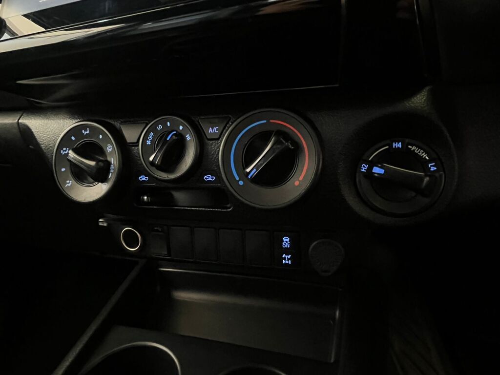 TOYOTA HILUX HILUX 2.8 GD-6 RB LEGEND 4X4 A/T P/U E/CAB - 14