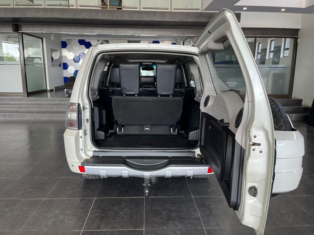 MITSUBISHI PAJERO PAJERO 3.2 Di - Dc GLS A/T - 18