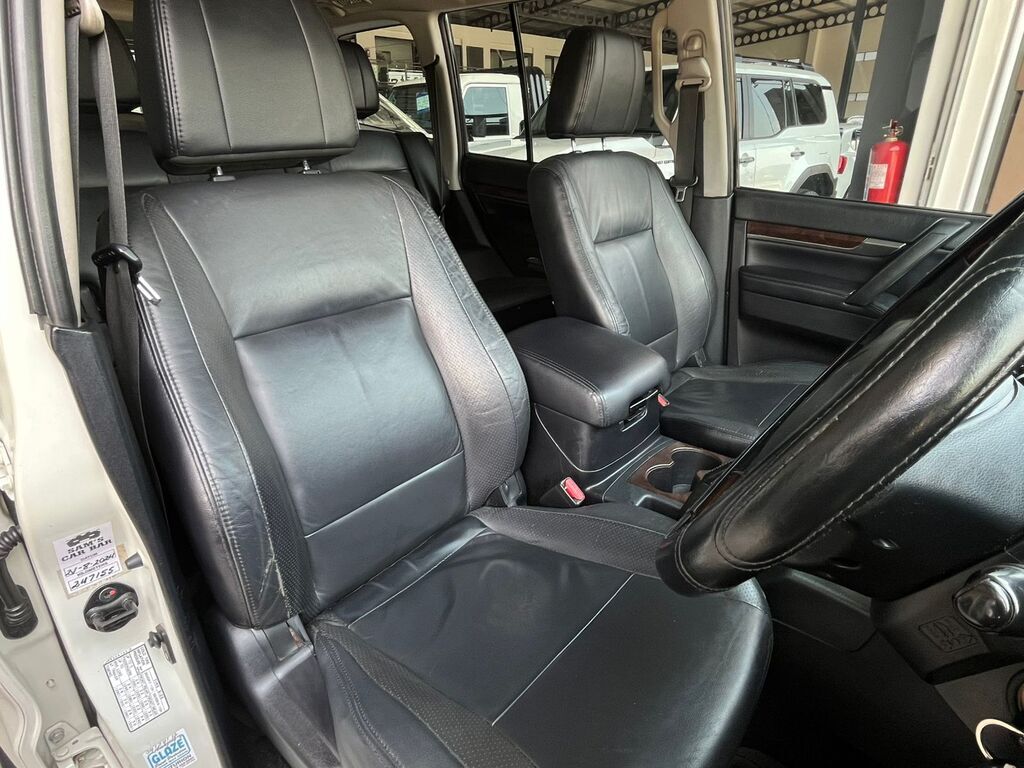 MITSUBISHI PAJERO PAJERO 3.2 Di - Dc GLS A/T - 7