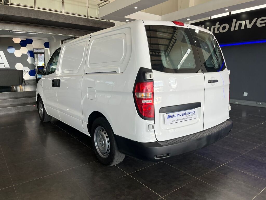 HYUNDAI H-1 H-1 2.5 CRDi A/C F/C P/V A/T - 5
