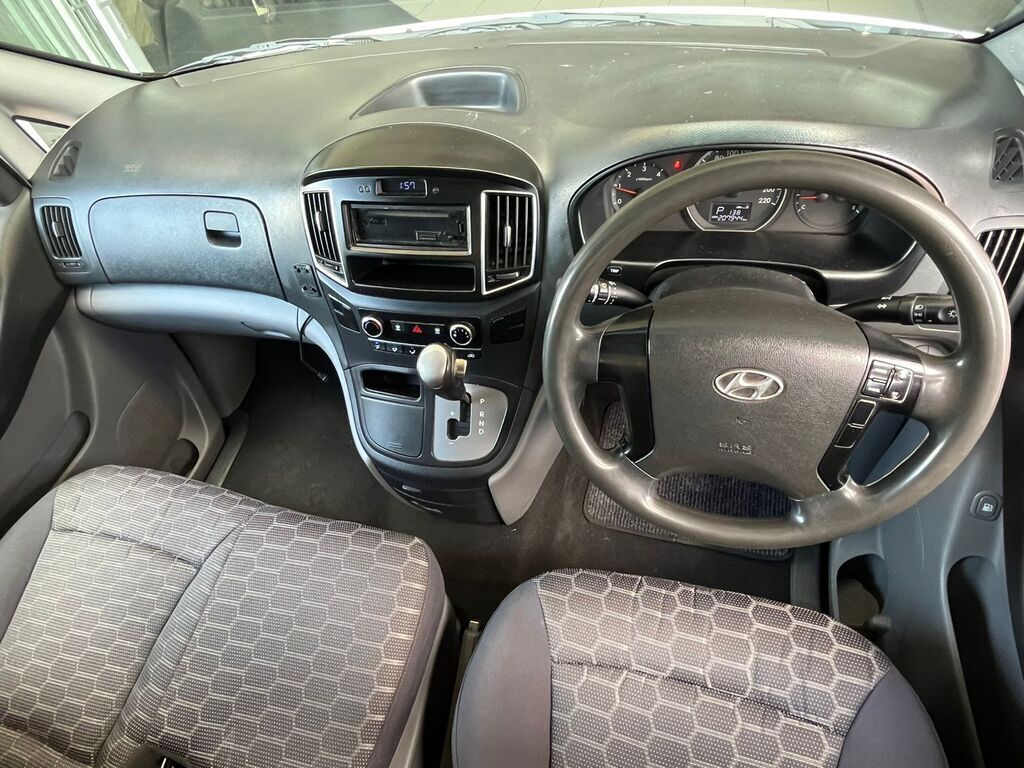 HYUNDAI H-1 H-1 2.5 CRDi A/C F/C P/V A/T - 6