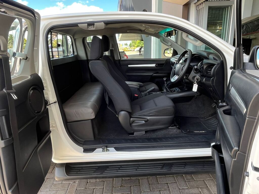 TOYOTA HILUX HILUX 2.4 GD-6 RB SRX P/U E/CAB