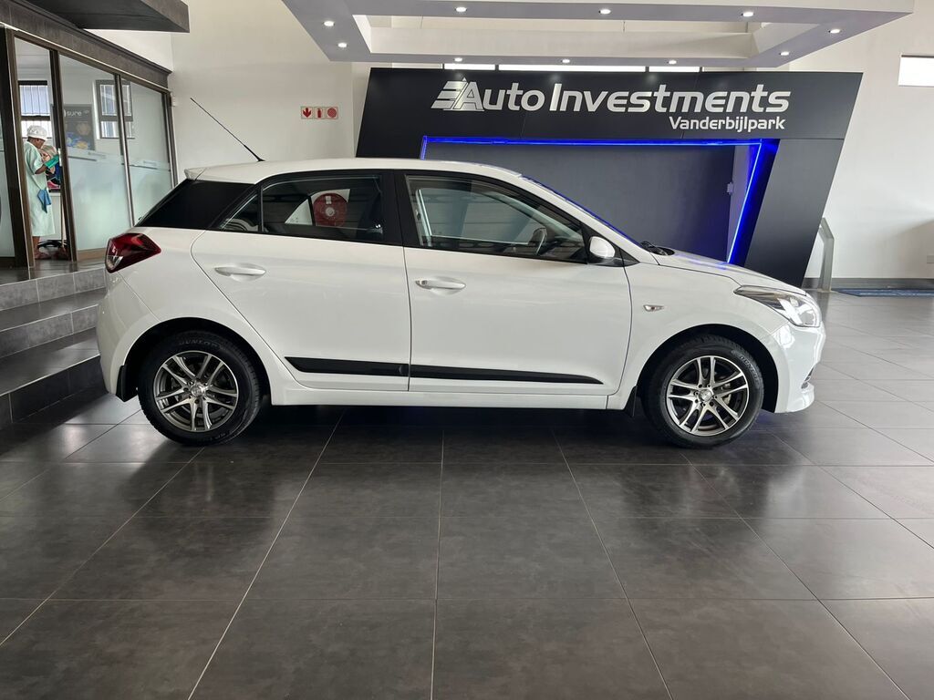 HYUNDAI I20 i20 1.4 MOTION A/T - 17