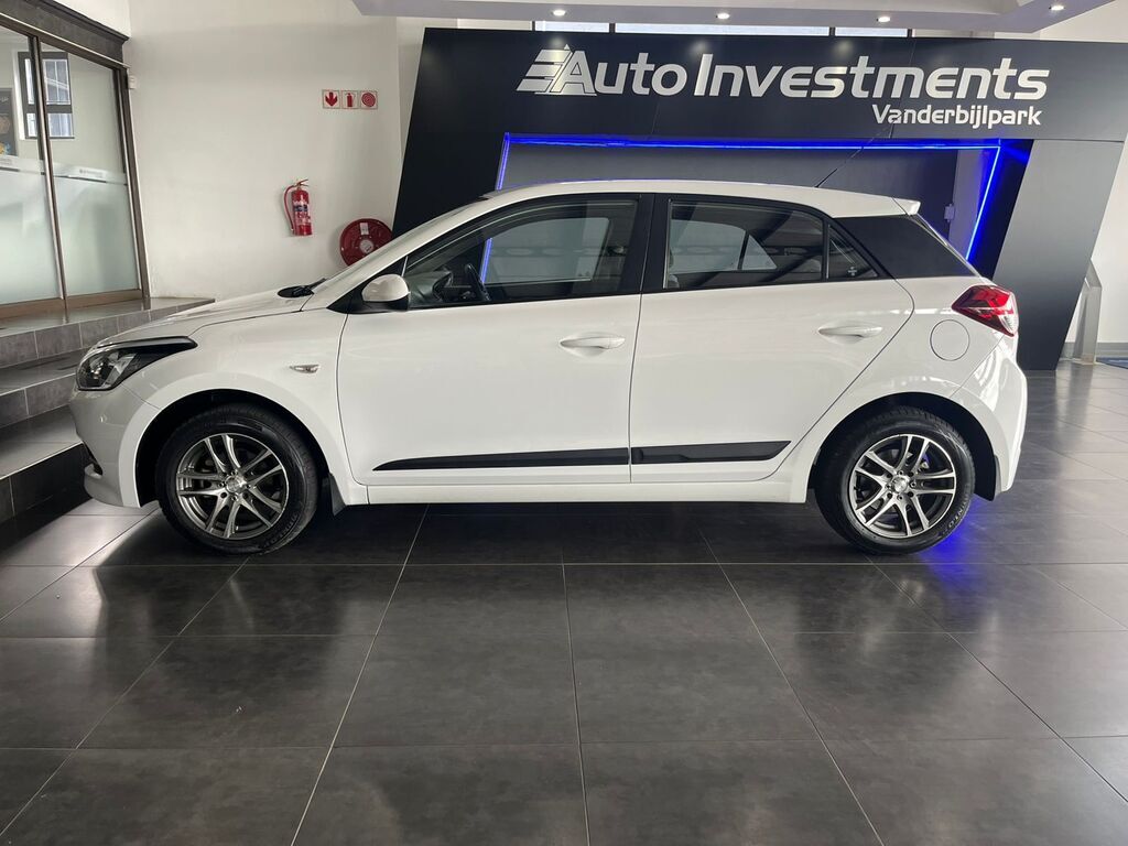 HYUNDAI I20 i20 1.4 MOTION A/T - 18