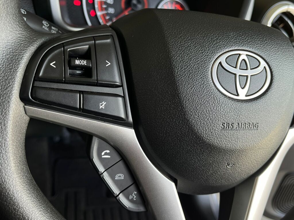 TOYOTA VITZ VITZ 1.0 XR AMT - 11