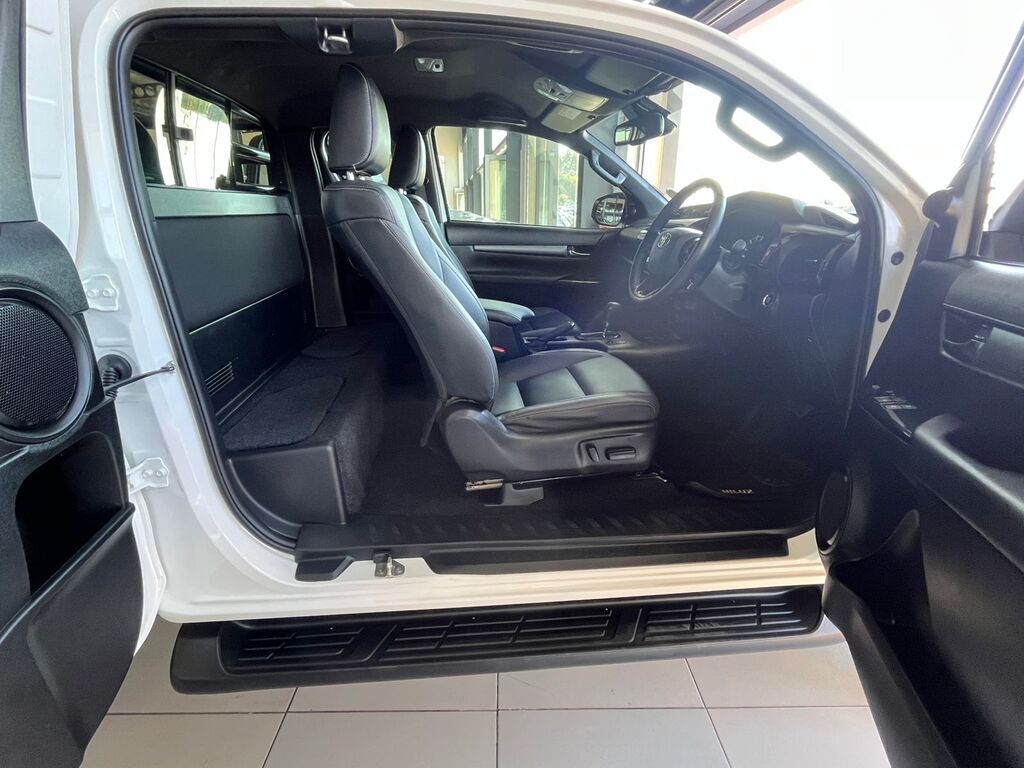 TOYOTA HILUX HILUX 2.8 GD-6 RB LEGEND 4X4 A/T P/U E/CAB