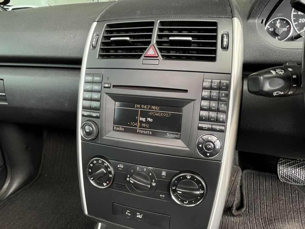 MERCEDES-BENZ A CLASS A 180 AVANTGARDE A/T - 13