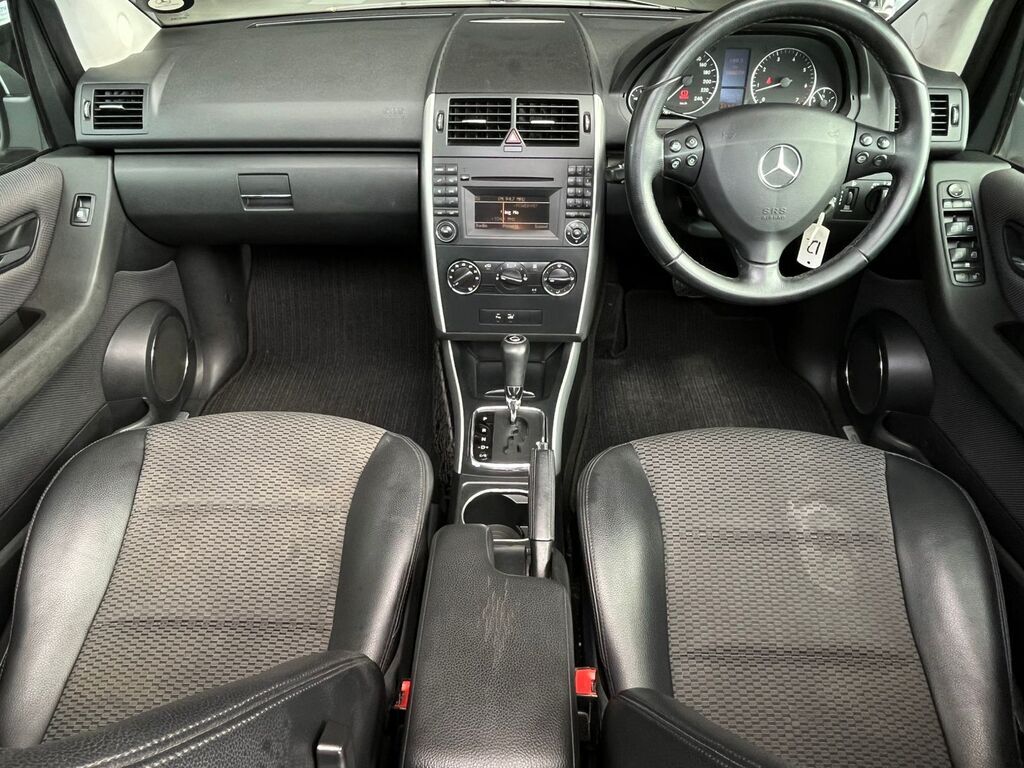 MERCEDES-BENZ A CLASS A 180 AVANTGARDE A/T - 6