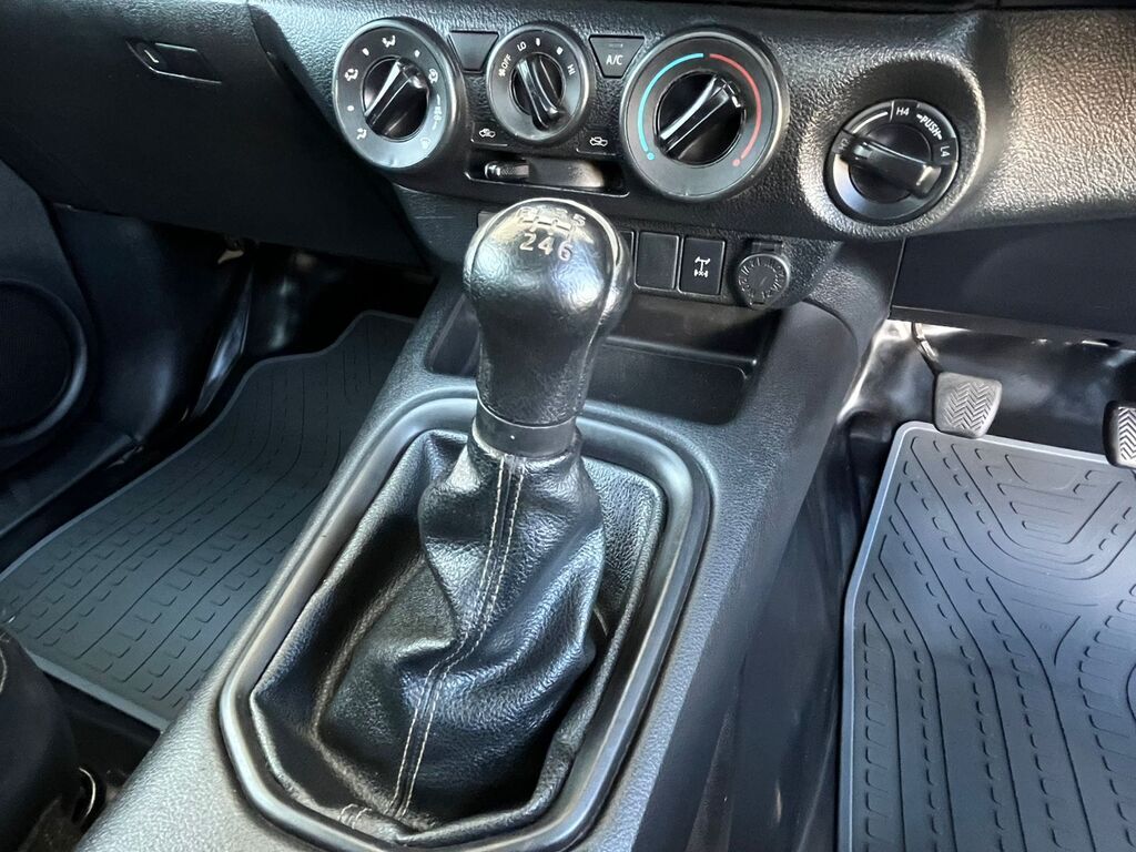 TOYOTA HILUX HILUX 2.4 GD-6 SR 4X4 P/U S/C - 10
