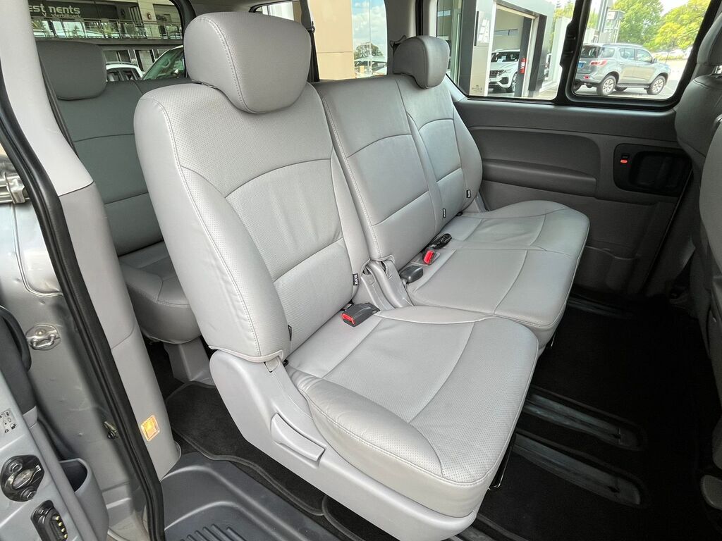 HYUNDAI H-1 H-1 2.5 CRDI A/T/ 2.5 ELITE A/T - 12