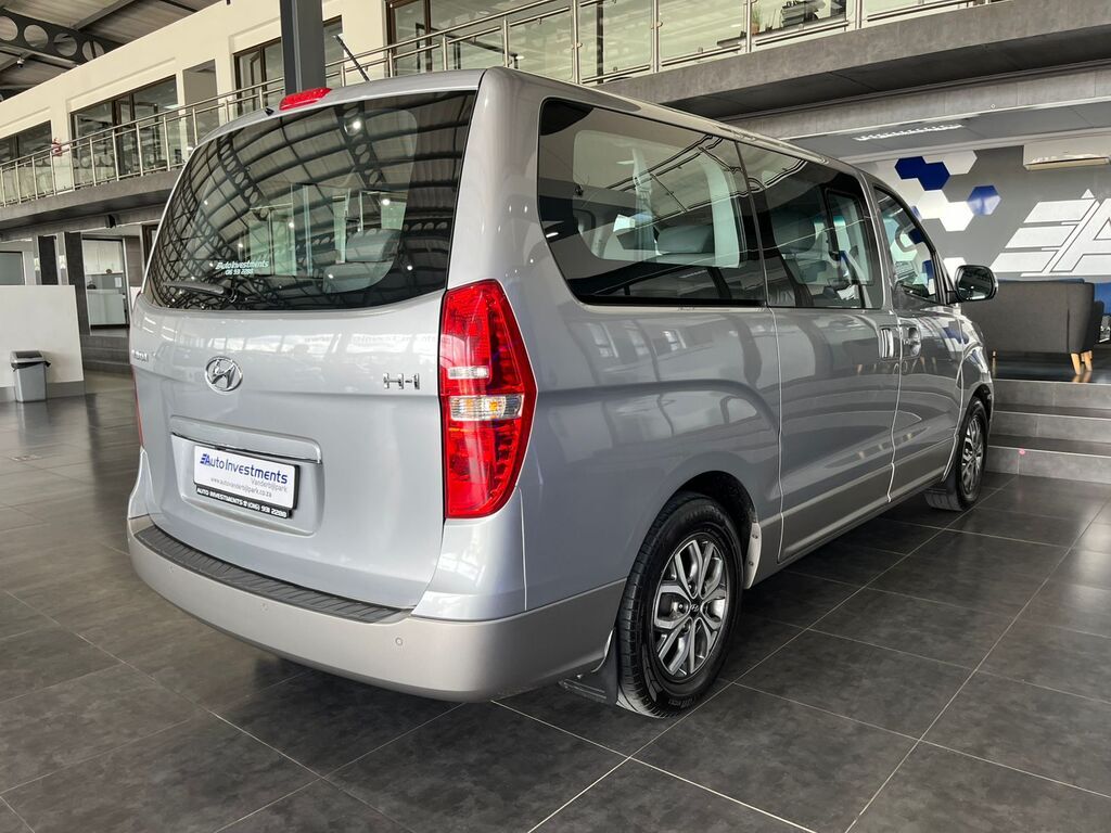 HYUNDAI H-1 H-1 2.5 CRDI A/T/ 2.5 ELITE A/T - 5