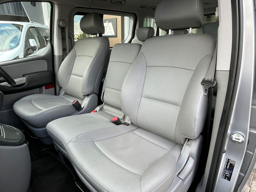 HYUNDAI H-1 H-1 2.5 CRDI A/T/ 2.5 ELITE A/T - 9