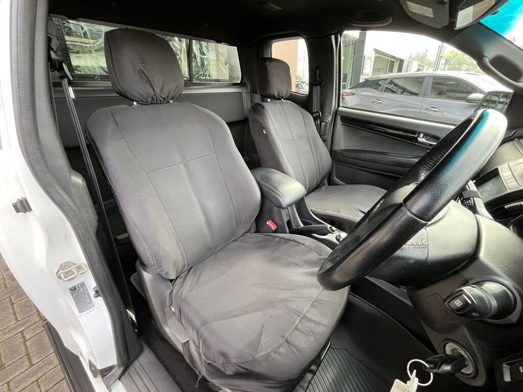 ISUZU D-MAX D-MAX 300 LX 4X4 E/CAB P/U