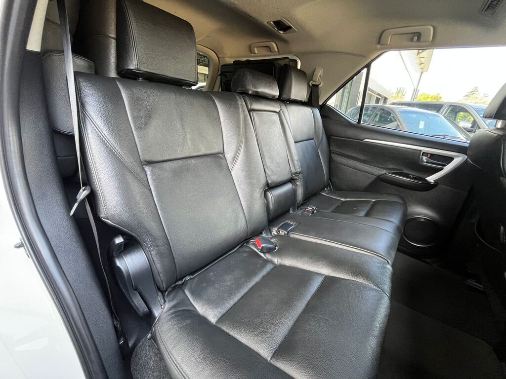 TOYOTA FORTUNER FORTUNER 2.4GD-6 R/B A/T