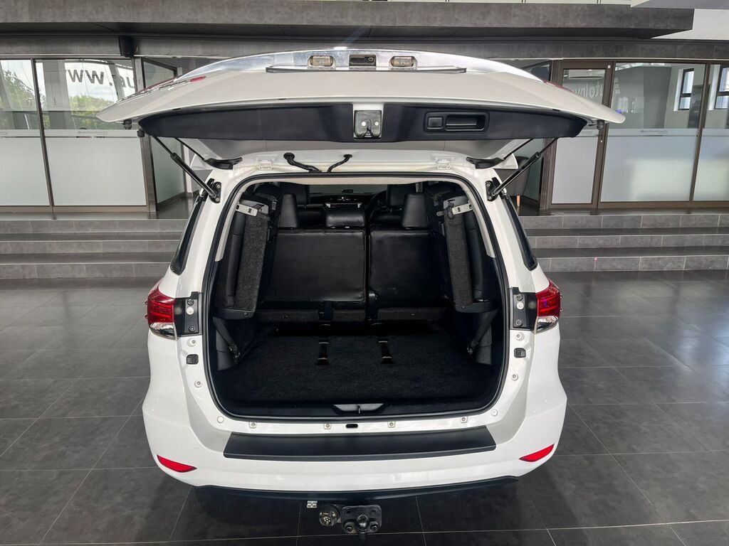 TOYOTA FORTUNER FORTUNER 2.4GD-6 R/B A/T