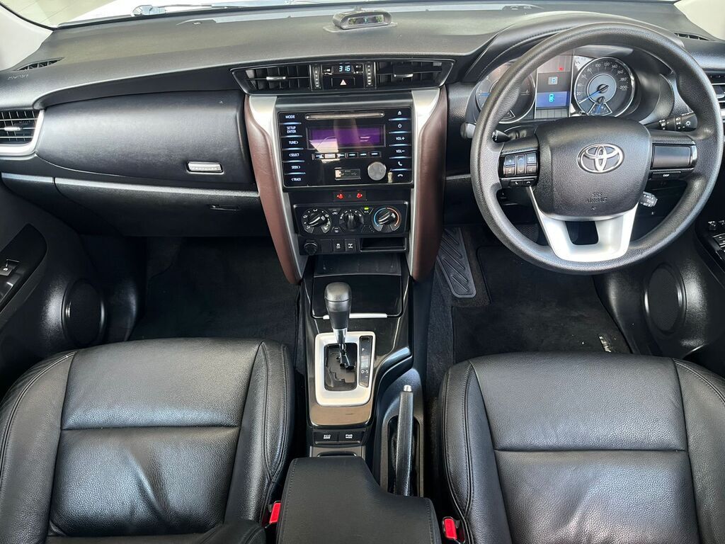 TOYOTA FORTUNER FORTUNER 2.4GD-6 R/B A/T