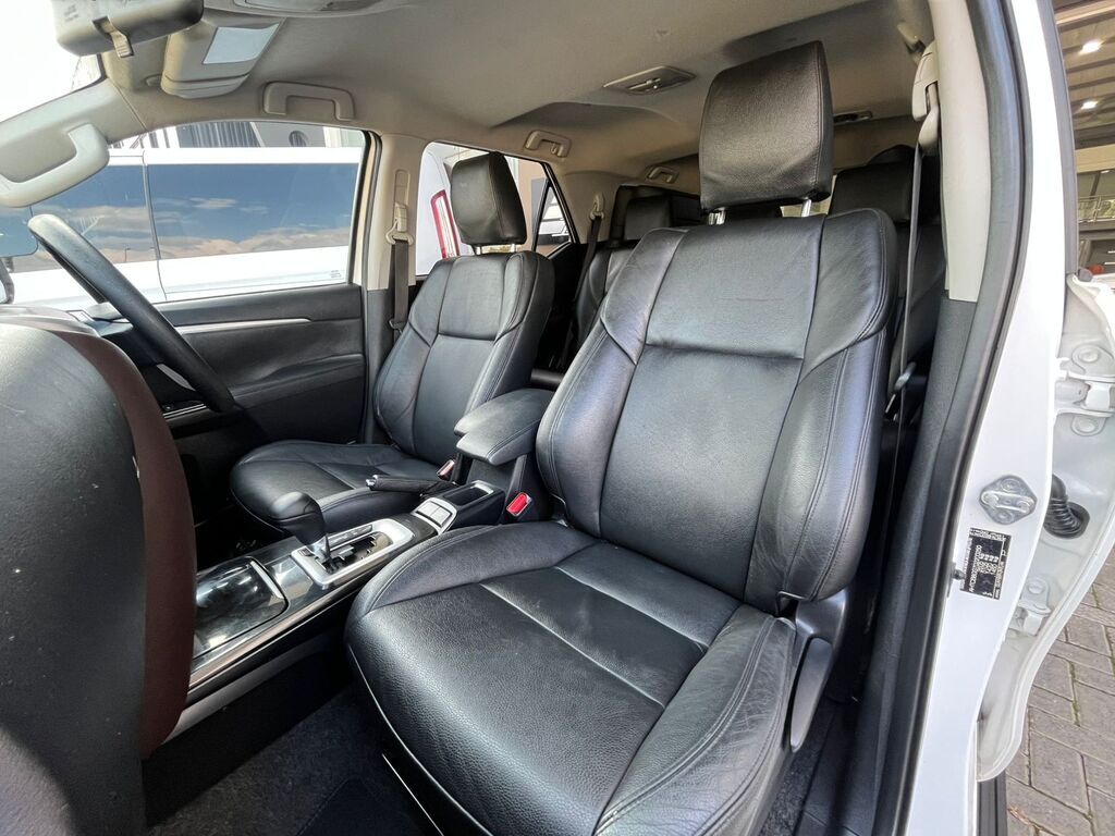 TOYOTA FORTUNER FORTUNER 2.4GD-6 R/B A/T