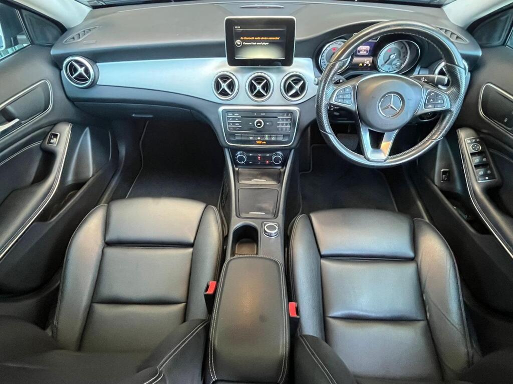 MERCEDES-BENZ GLA GLA 200 CDI A/T - 12