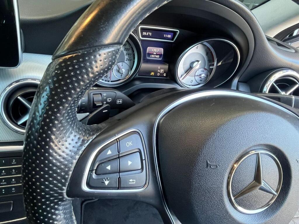 MERCEDES-BENZ GLA GLA 200 CDI A/T - 19