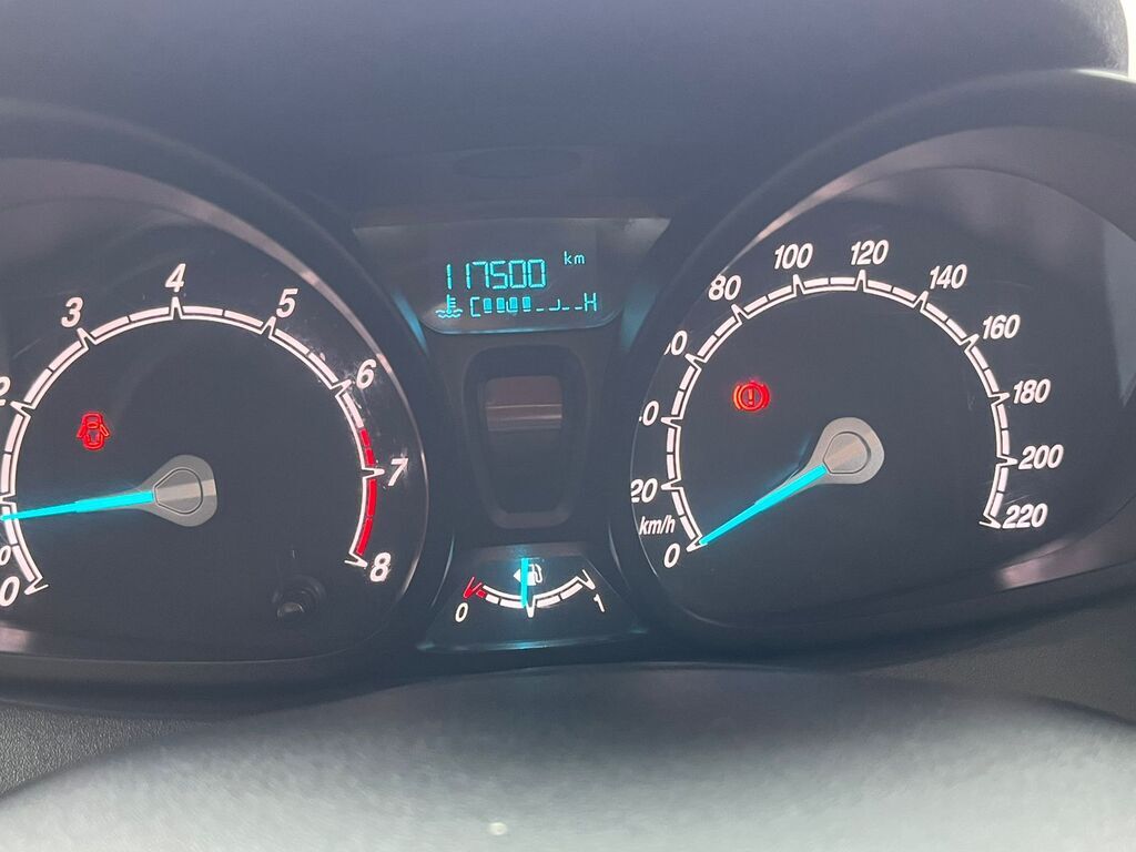 FORD FIESTA FIESTA 1.4 AMBIENTE 5 Dr - 12