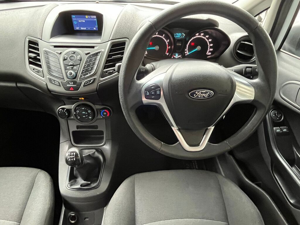FORD FIESTA FIESTA 1.4 AMBIENTE 5 Dr - 14