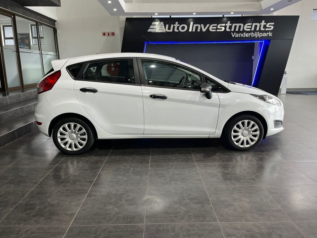 FORD FIESTA FIESTA 1.4 AMBIENTE 5 Dr - 19