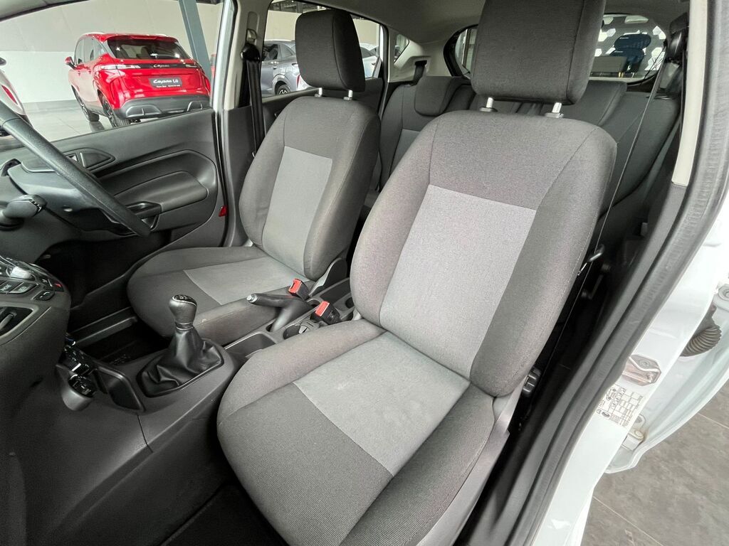 FORD FIESTA FIESTA 1.4 AMBIENTE 5 Dr - 8