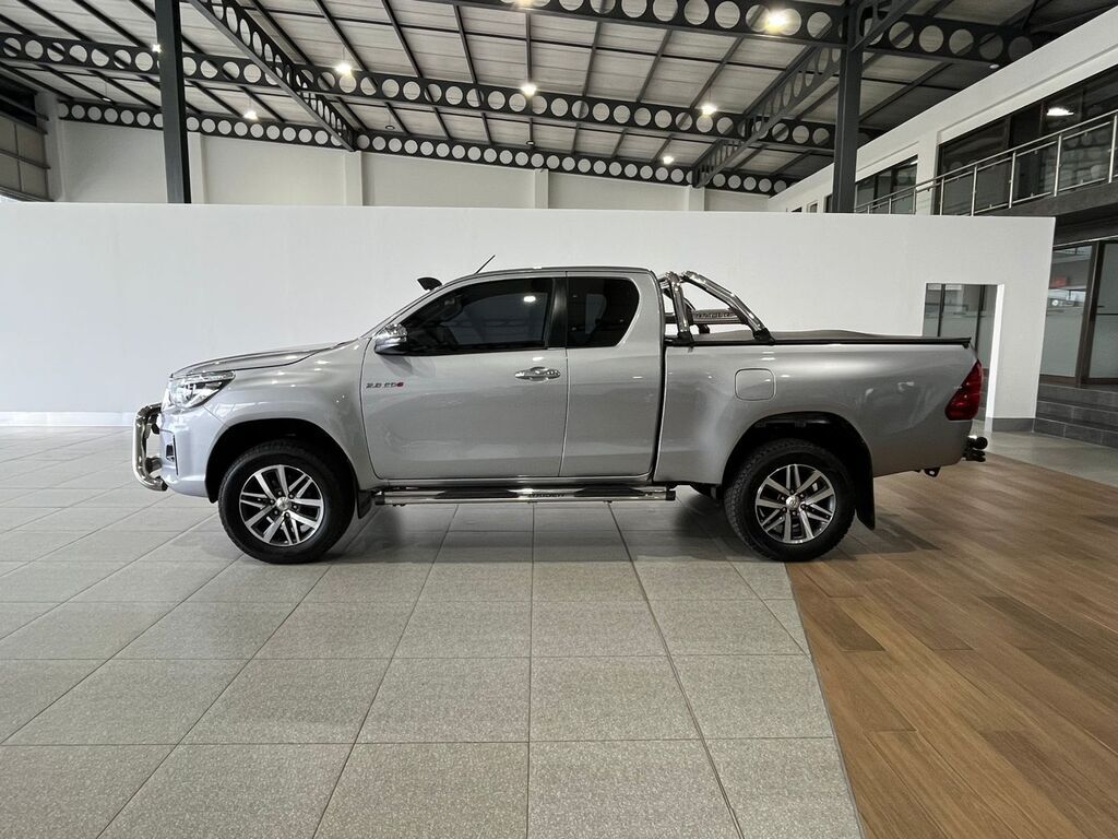 TOYOTA HILUX HILUX 2.8 GD-6 RB RAIDER A/T P/U E/CAB - 15