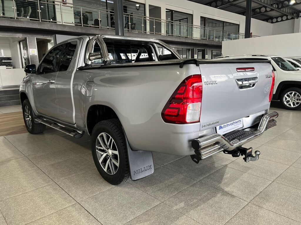 TOYOTA HILUX HILUX 2.8 GD-6 RB RAIDER A/T P/U E/CAB - 4
