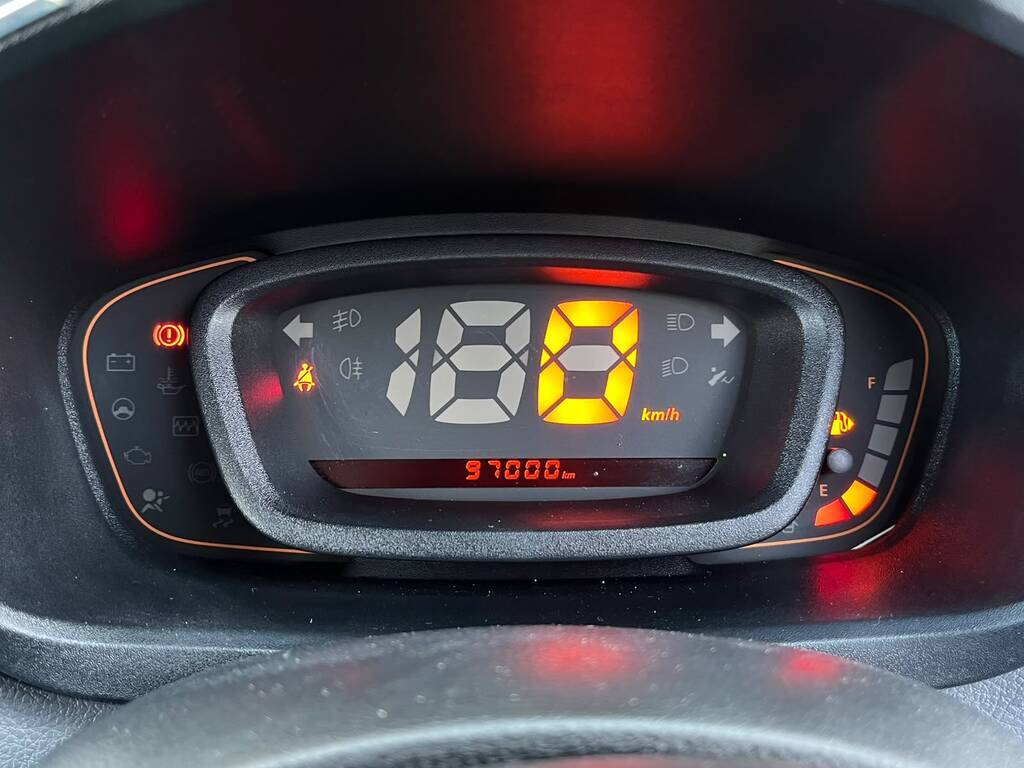 RENAULT KWID KWID 1.0 DYNAMIQUE / ZEN 5DR - 9