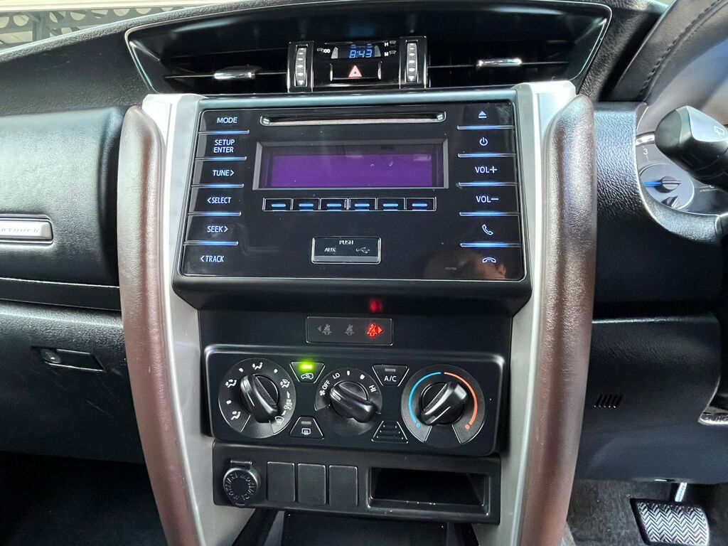 TOYOTA FORTUNER FORTUNER 2.4GD-6 R/B A/T - 12