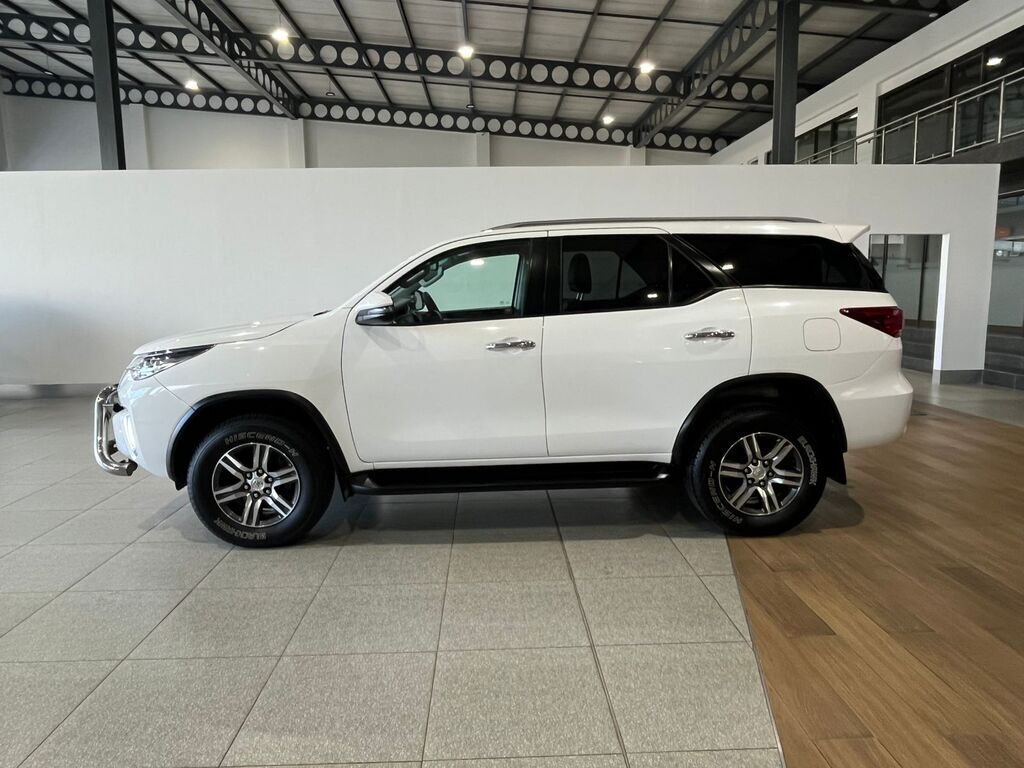 TOYOTA FORTUNER FORTUNER 2.4GD-6 R/B A/T - 17