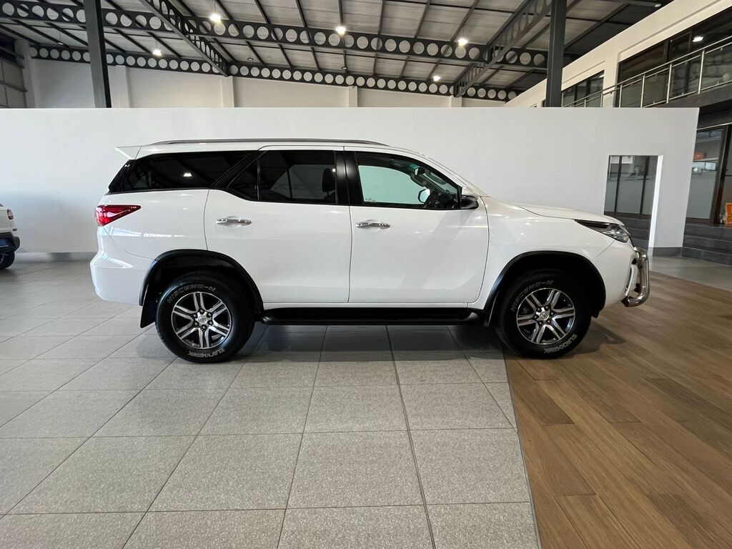 TOYOTA FORTUNER FORTUNER 2.4GD-6 R/B A/T - 18