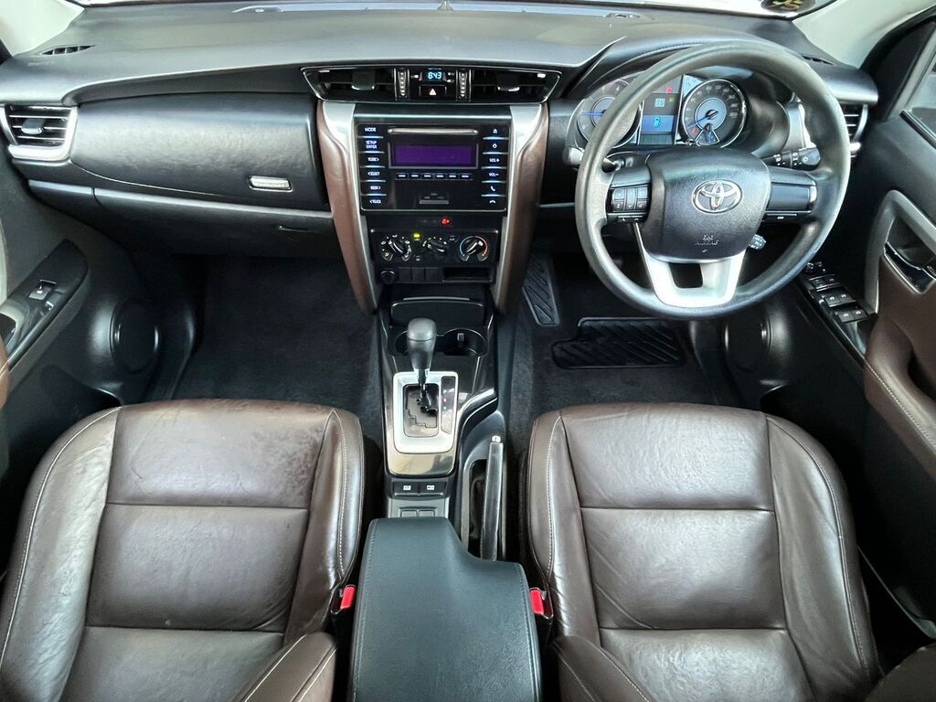 TOYOTA FORTUNER FORTUNER 2.4GD-6 R/B A/T - 6
