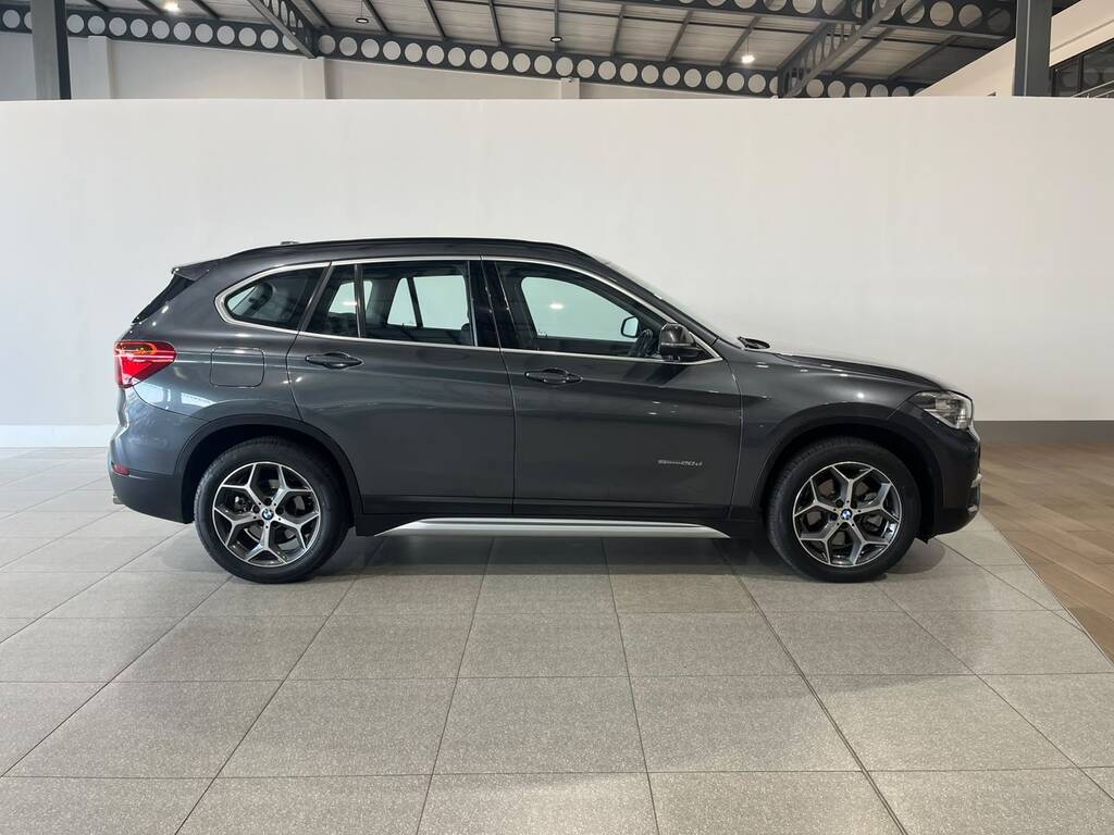 BMW X1 X1 sDRIVE20d (F48) - 20