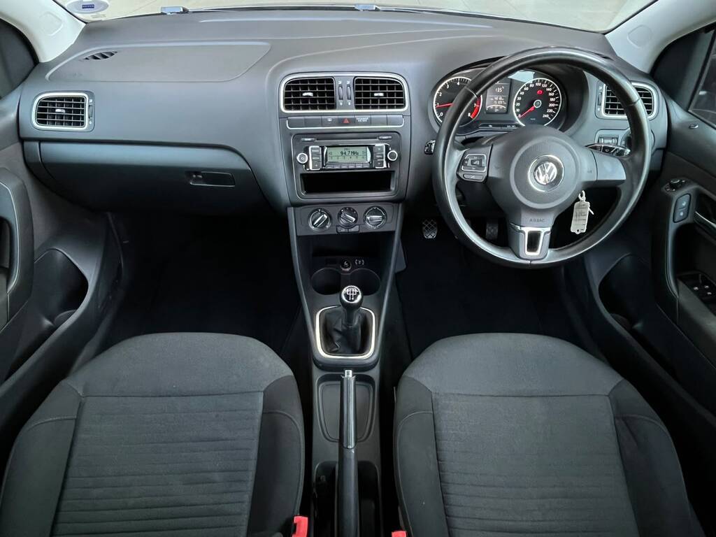 VOLKSWAGEN POLO POLO 1.6 COMFORTLINE 5DR - 6
