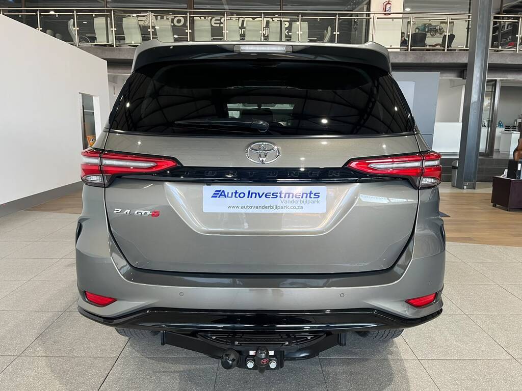 TOYOTA FORTUNER FORTUNER 2.4GD-6 R/B A/T - 15
